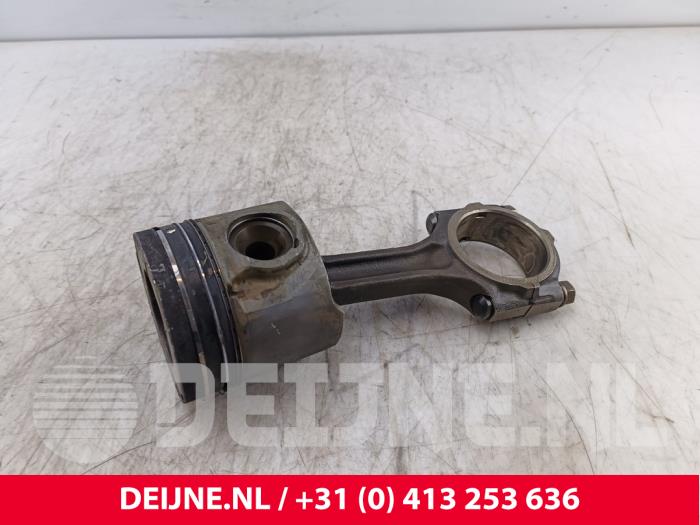 Gebruikte Zuiger Hyundai H-1/H-200 2.5 CRDi Powervan Prijs € 60,50 Inclusief btw aangeboden door van Deijne Onderdelen Uden B.V.