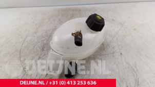 Renault Master Ausgleichsbehälter O282933 foto 2