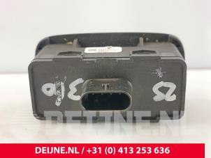 Volvo XC40 Schakelaar achterklep O283076 foto 2