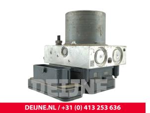 Mercedes Sprinter ABS pump O283082 photo 2