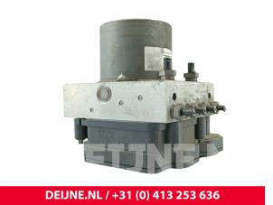Mercedes Sprinter ABS pump O283082 photo 3