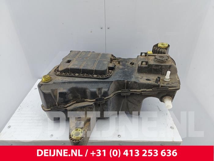 Gebruikte Adblue tank Opel Combo Cargo 1.5 CDTI 100 Prijs € 350,90 Inclusief btw aangeboden door van Deijne Onderdelen Uden B.V.