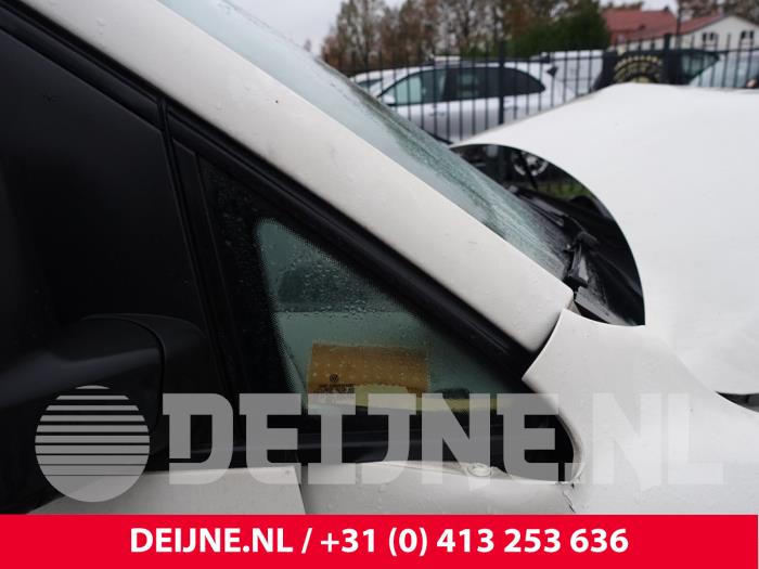Volkswagen Caddy Dreieckfenster rechts vorne O283207