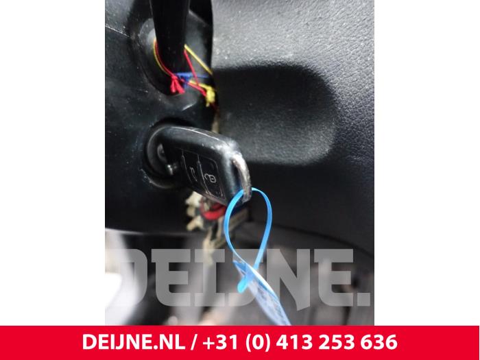 Volkswagen Caddy Kontaktslot+Sleutel O283215