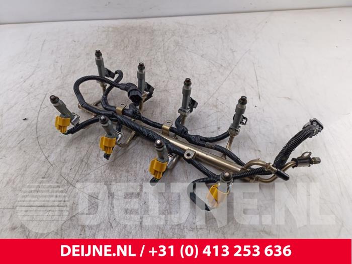Volvo XC90 Fuel injector nozzle O283363