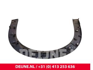 BYD Dolphin Wielrand achter O283548 foto 2
