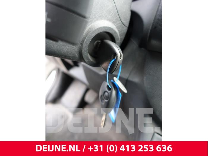 Renault Trafic Zündschloss+Schlüssel O283517