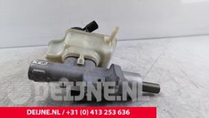 Volkswagen Caddy Master cylinder O283817 photo 3