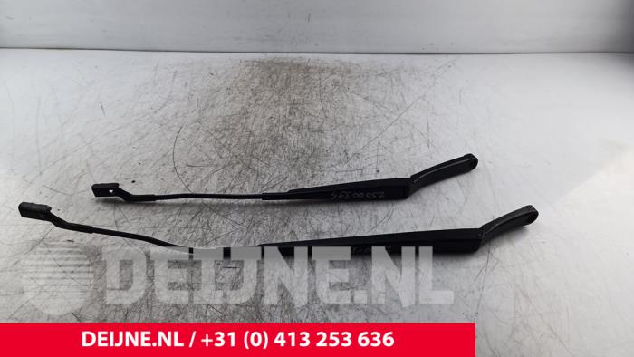 Volkswagen Crafter Scheibenwischerarm-Set O283824