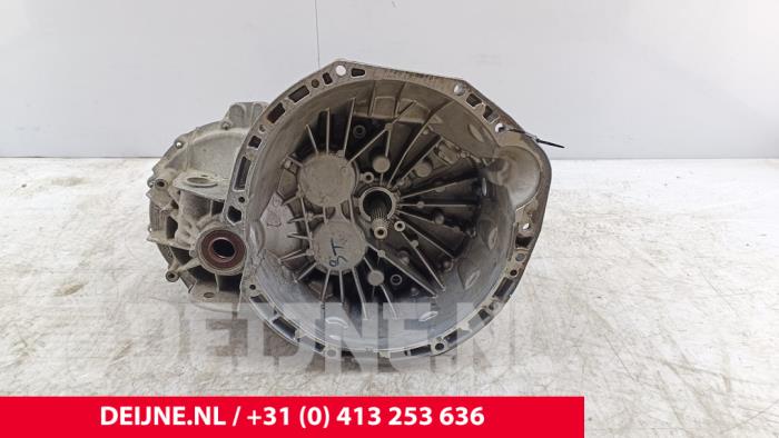 Gebruikte Versnellingsbak Renault Master III (JV) 2.3 dCi 16V 110 Prijs € 1.331,00 Inclusief btw aangeboden door van Deijne Onderdelen Uden B.V.