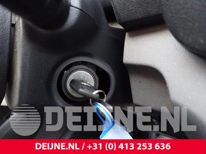 Nissan NV200 Ignition lock + key O284002