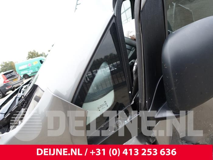 Nissan NV200 Quarter light, front left O284031