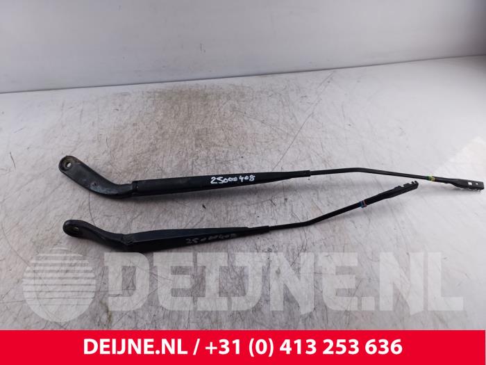Mercedes eVito Scheibenwischerarm-Set O284034