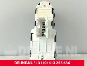 Peugeot Expert Electric window switch O284077 photo 2