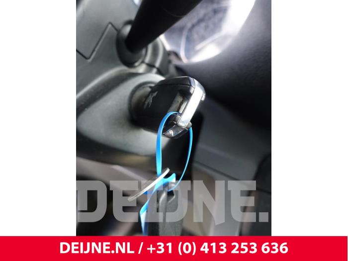 Peugeot Expert Zündschloss+Schlüssel O284085