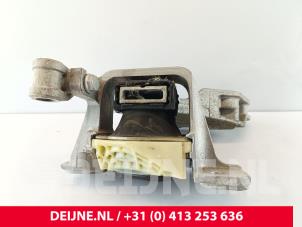 Mercedes Vito Engine mount O284224 photo 3