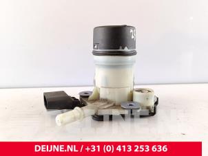 Mercedes Vito Adblue pomp O284228 foto 2