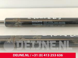 Volvo V70 Set of bonnet gas struts O284234 foto 3