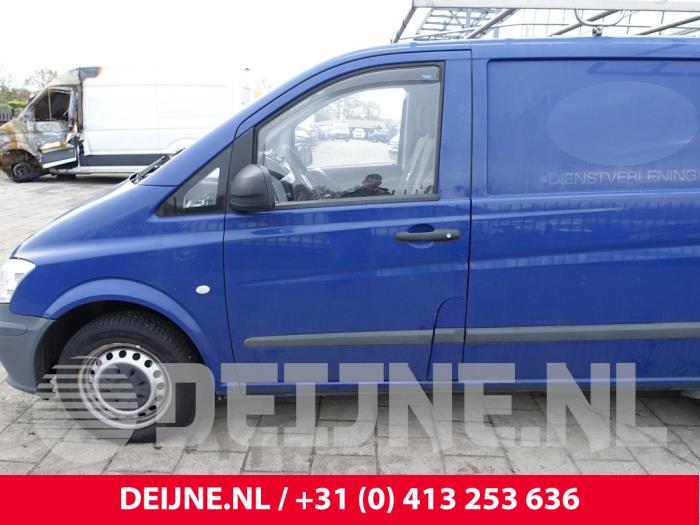 Mercedes Vito Tür 2-türig links O284480
