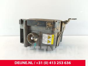Lynk & Co 01 Start/stop capacitor O284488 photo 2