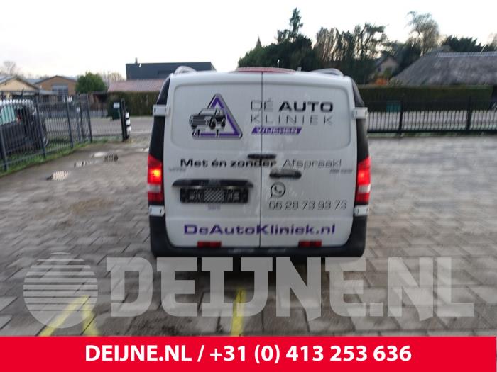 Mercedes Vito Hecktür Bus-Lieferwagen O284530