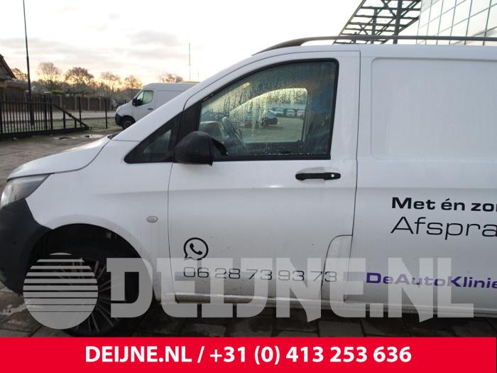 Mercedes Vito Portier 2Deurs links O284563