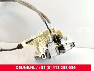 Mercedes Vito Schiebetür Schließmechanik rechts O284608 foto 3