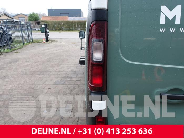 Renault Trafic Rücklicht links O284658