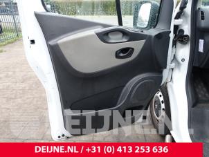 Renault Trafic Portier 2Deurs links O284684 foto 2