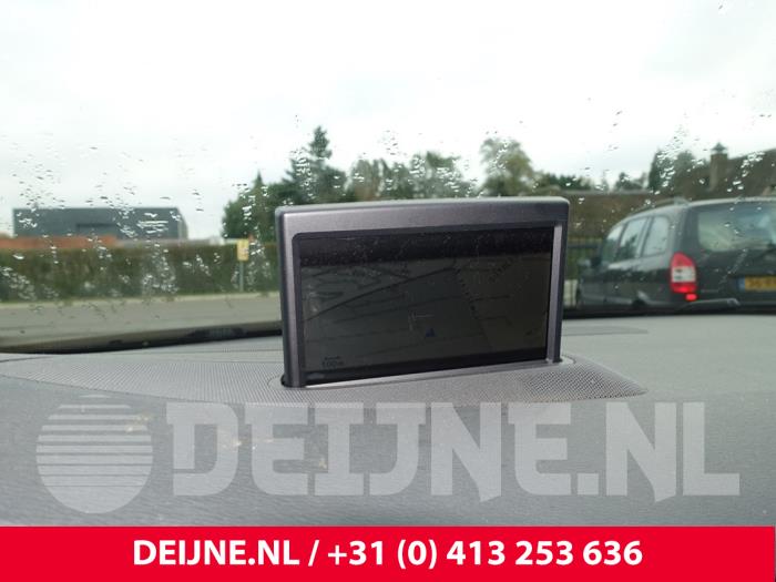 Gebruikte Display Interieur Volvo V70 (BW) 2.0 D 16V Prijs op aanvraag aangeboden door van Deijne Onderdelen Uden B.V.