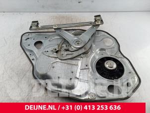 Volvo V70 Ruitmechaniek 4Deurs rechts-achter O284832 foto 2