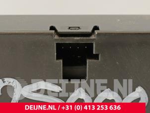 Mercedes Sprinter Radiobedienfeld O284739 foto 3