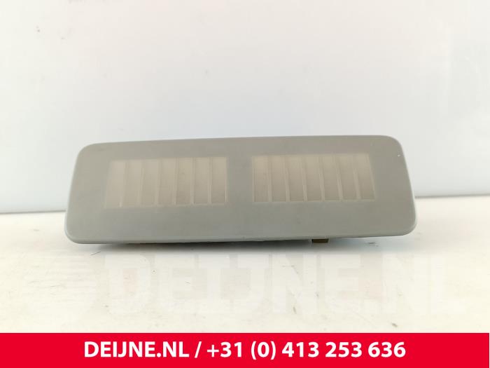 Gebruikte Display Interieur Porsche Cayenne (9PA) 3.2 V6 24V Prijs € 40,00 Margeregeling aangeboden door van Deijne Onderdelen Uden B.V.