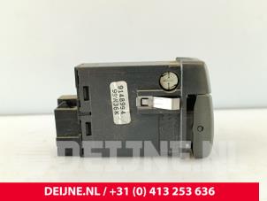 Volvo C70 Mistlamp Schakelaar O284824 foto 2