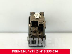 Volvo C70 Rear window heating switch O284826 photo 3
