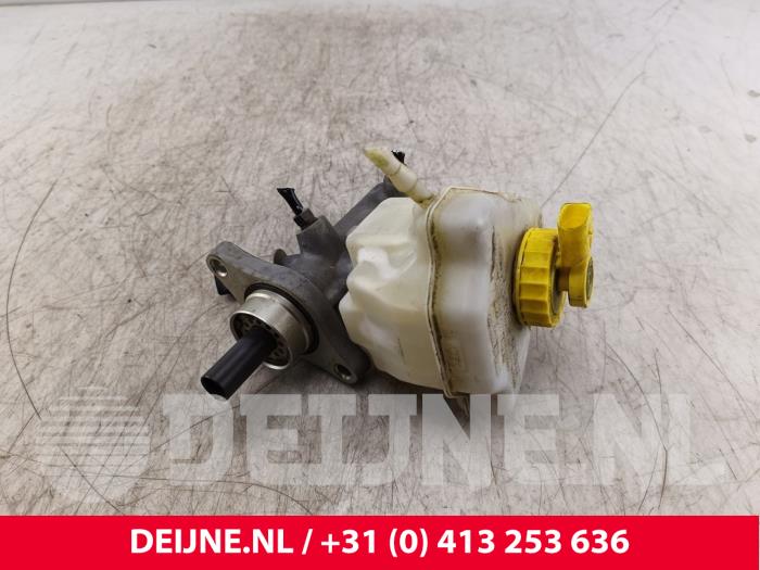 Porsche Cayenne Master cylinder O284856