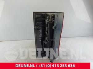 Volkswagen Crafter Taillight, left O284857 photo 2