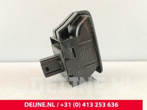 Volkswagen Caddy Electric window switch O284967 photo 3