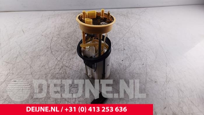 Gebruikte Tank element Pomp Volkswagen Crafter (SY) 2.0 TDI FWD Prijs € 157,30 Inclusief btw aangeboden door van Deijne Onderdelen Uden B.V.