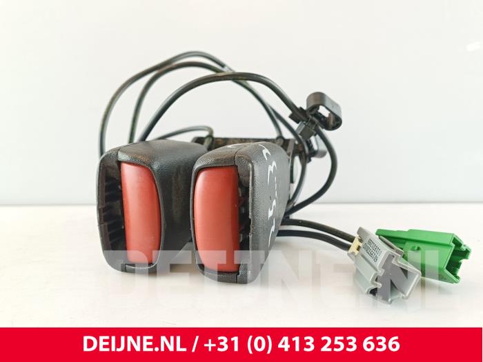 Volvo V50 Sicherheitsgurt Schließe Mitte hinten O285129