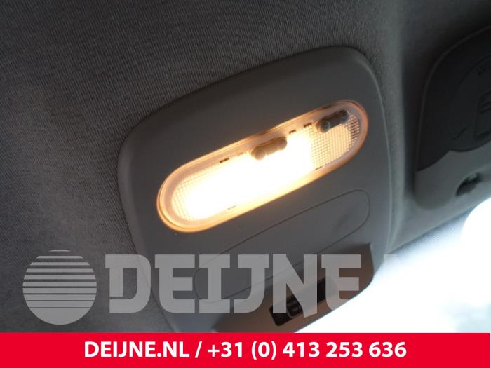 Renault Trafic Interior lighting, front O285260