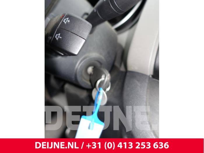 Renault Trafic Ignition lock + key O285275