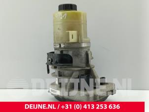 Renault Trafic Power steering pump O285297 photo 2