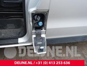 Renault Trafic Tankklappe O285300 foto 2