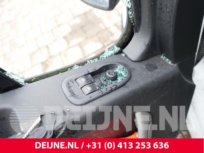 Renault Master Elektrisch Raam Schakelaar O285376