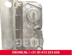 Renault Trafic Bumperhoek links-achter O285439 foto 3