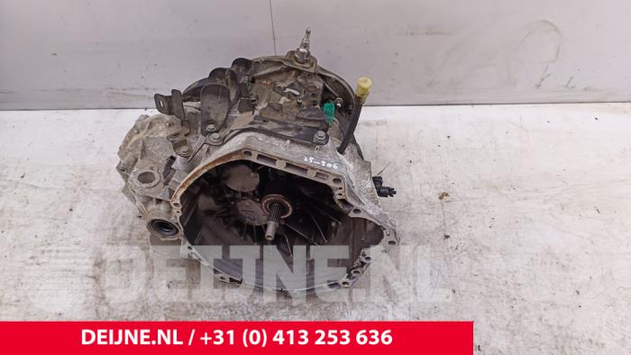 Opel Vivaro Getriebe O285447