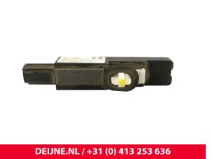 BYD Atto 3 Antenna Amplifier O285449 photo 2