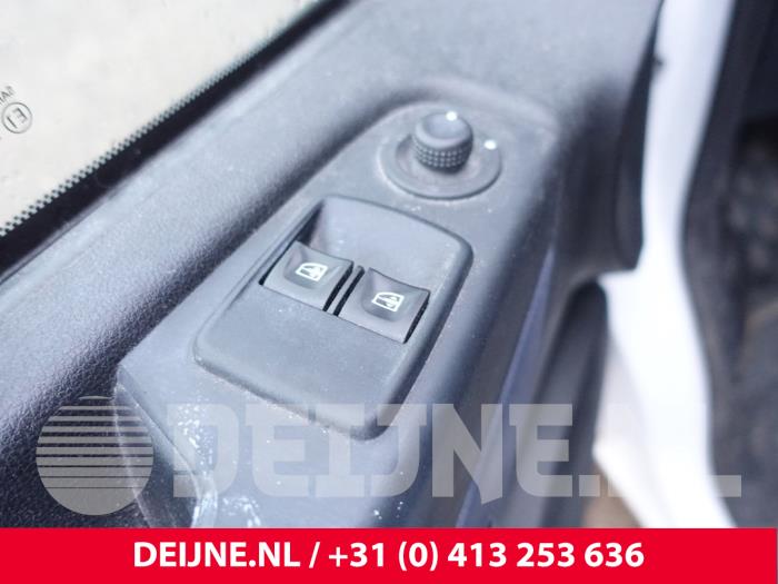 Opel Vivaro Elektrisch Raam Schakelaar O285483
