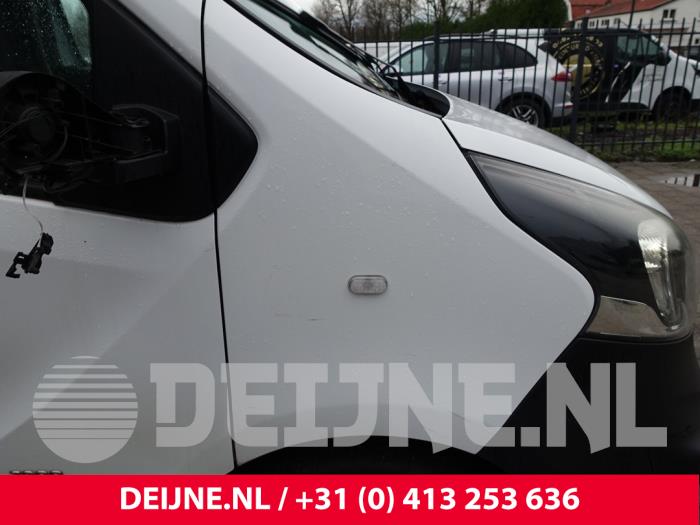 Opel Vivaro Kotflügel rechts vorne O285506